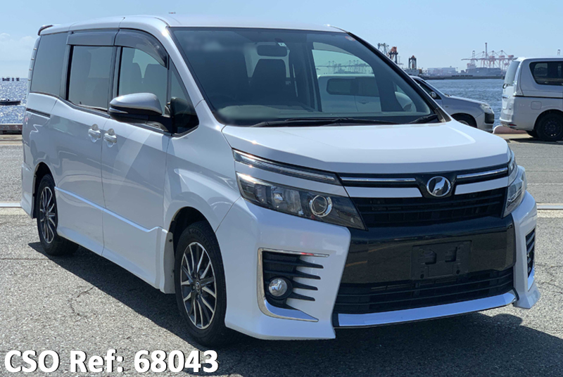 Toyota / Voxy 2014